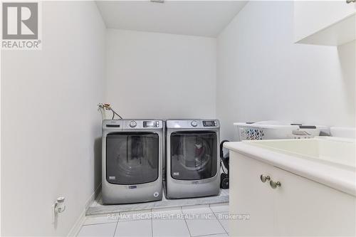 235 Skinner Road, Hamilton, ON - Indoor Photo Showing Laundry Room