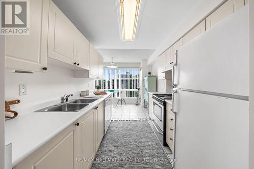 208 - 1 Hycrest Avenue, Toronto, ON - Indoor Photo Showing Kitchen With Double Sink