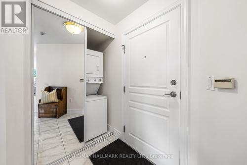 208 - 1 Hycrest Avenue, Toronto, ON - Indoor Photo Showing Laundry Room