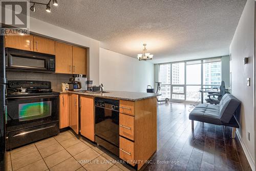 810 - 16 Yonge Street, Toronto, ON - Indoor Photo Showing Kitchen