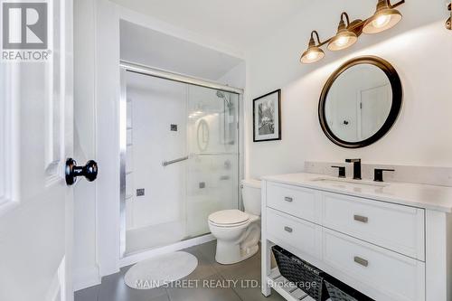 116 - 543 Timothy Street, Newmarket, ON - Indoor Photo Showing Bathroom