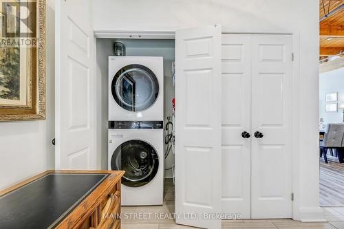 116 - 543 Timothy Street, Newmarket, ON - Indoor Photo Showing Laundry Room