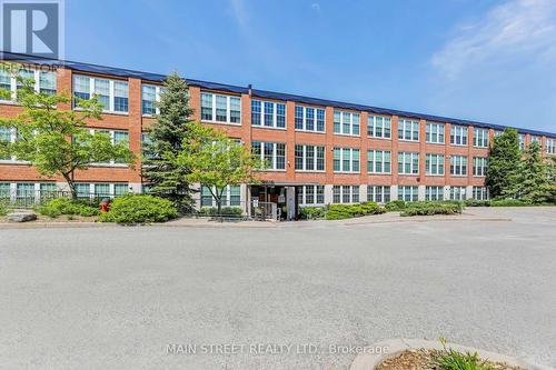 116 - 543 Timothy Street, Newmarket, ON - Outdoor With Facade