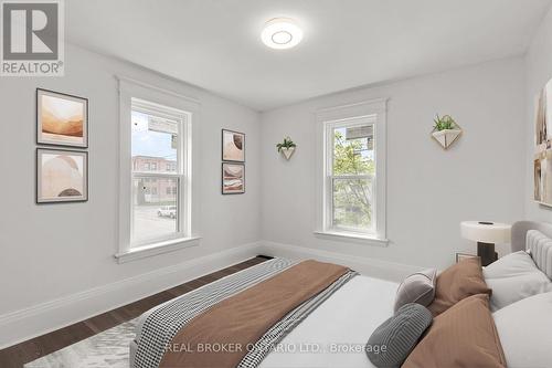 44 Colborne Street W, Orillia, ON - Indoor Photo Showing Bedroom