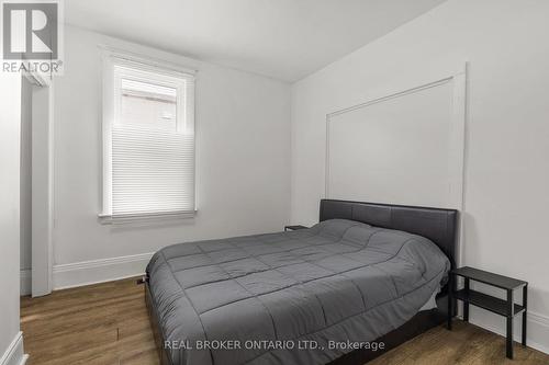 44 Colborne Street W, Orillia, ON - Indoor Photo Showing Bedroom