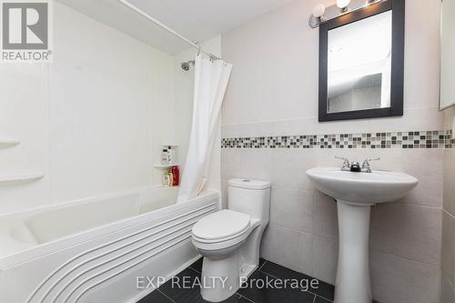 325 - 6 Humberline Drive, Toronto, ON - Indoor Photo Showing Bathroom