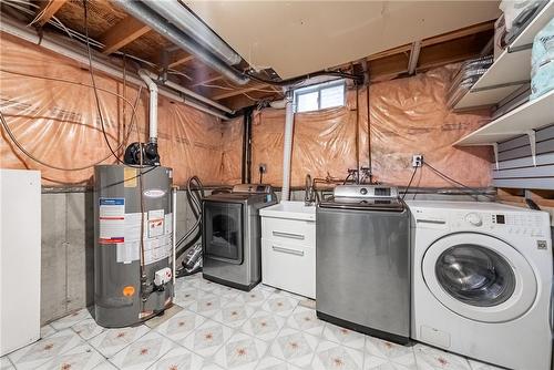 38 Meadowpoint Drive, Hamilton, ON - Indoor Photo Showing Laundry Room