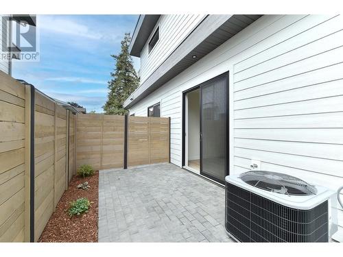 888 Patterson Avenue, Kelowna, BC - Outdoor With Exterior