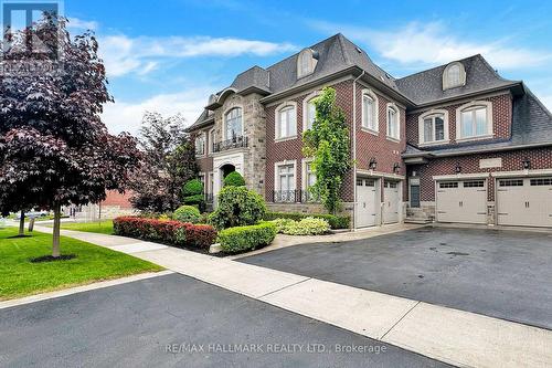 39 Valleyford Avenue, Richmond Hill, ON - Outdoor With Facade