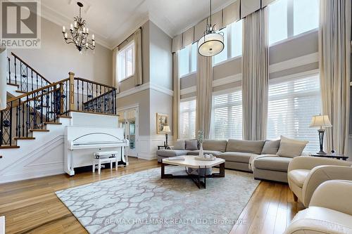 39 Valleyford Avenue, Richmond Hill, ON - Indoor Photo Showing Living Room