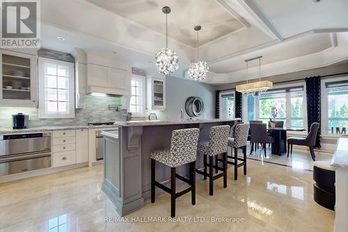 39 Valleyford Avenue, Richmond Hill, ON - Indoor Photo Showing Kitchen With Upgraded Kitchen