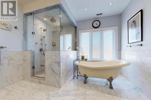 39 Valleyford Avenue, Richmond Hill, ON - Indoor Photo Showing Bathroom