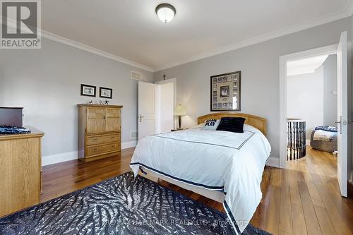 39 Valleyford Avenue, Richmond Hill, ON - Indoor Photo Showing Bedroom