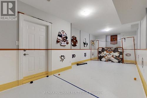 39 Valleyford Avenue, Richmond Hill, ON - Indoor Photo Showing Other Room