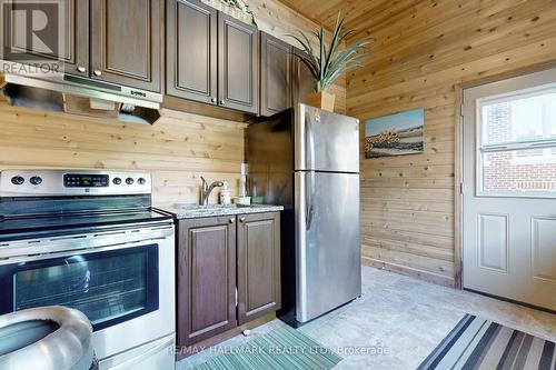 39 Valleyford Avenue, Richmond Hill, ON - Indoor Photo Showing Kitchen