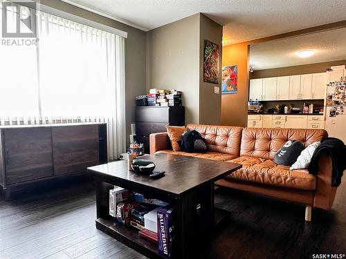 1251 104Th Street, North Battleford, SK - Indoor Photo Showing Living Room