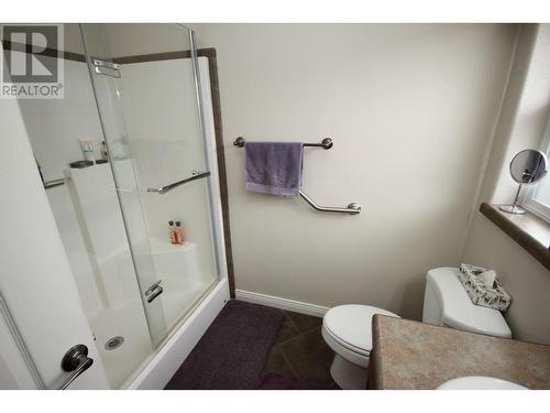 8300 Gallagher Lk Frontage Road Unit# 53, Oliver, BC - Indoor Photo Showing Bathroom