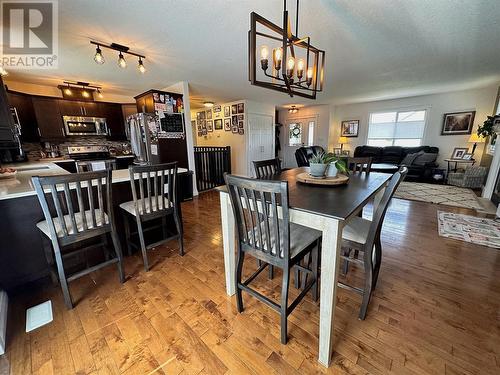 909 89 Avenue, Dawson Creek, BC - Indoor Photo Showing Dining Room