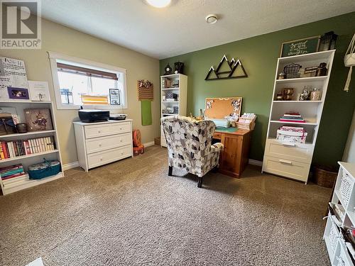 909 89 Avenue, Dawson Creek, BC - Indoor Photo Showing Bedroom