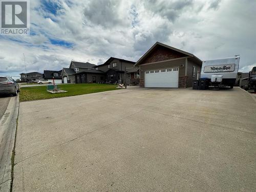 909 89 Avenue, Dawson Creek, BC - Outdoor