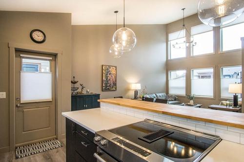 9 - 4926 Timber Ridge Road, Windermere, BC - Indoor Photo Showing Kitchen