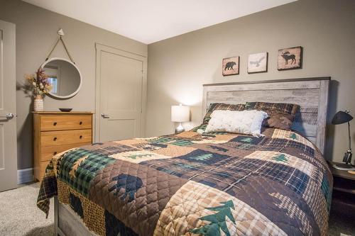 9 - 4926 Timber Ridge Road, Windermere, BC - Indoor Photo Showing Bedroom