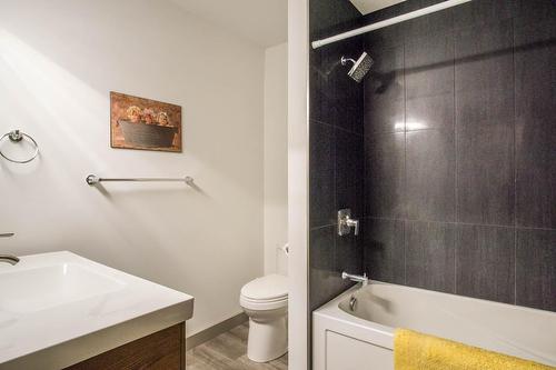9 - 4926 Timber Ridge Road, Windermere, BC - Indoor Photo Showing Bathroom