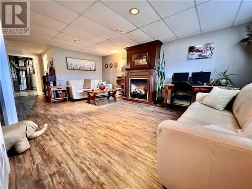 46 Ravenwood Crescent, Petawawa, ON - Indoor Photo Showing Living Room With Fireplace