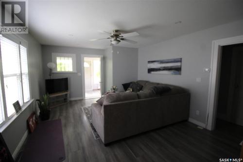 780 1St Street E, Shaunavon, SK - Indoor Photo Showing Living Room