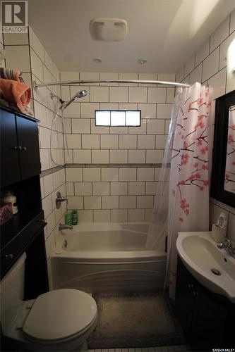 780 1St Street E, Shaunavon, SK - Indoor Photo Showing Bathroom