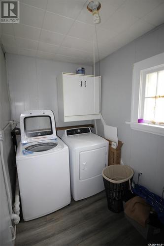 780 1St Street E, Shaunavon, SK - Indoor Photo Showing Laundry Room