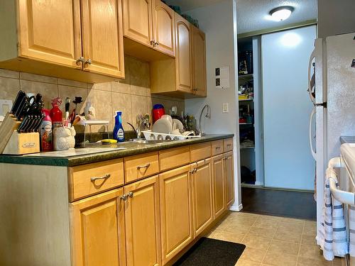 301 - 2126 68Th Avenue, Grand Forks, BC - Indoor Photo Showing Kitchen