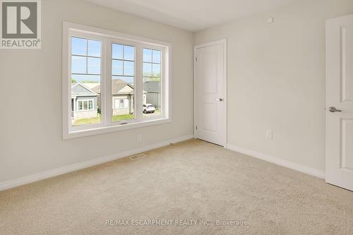 2 Bromley Drive, St. Catharines, ON - Indoor Photo Showing Other Room