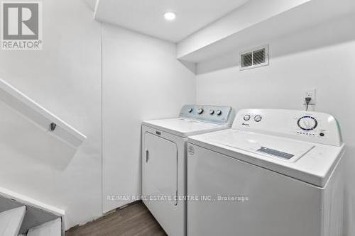 215 Curry Avenue E, Windsor, ON - Indoor Photo Showing Laundry Room