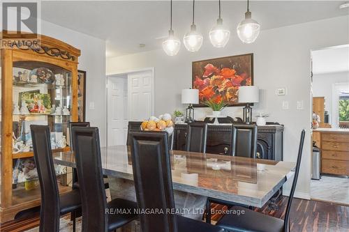 122 Madison Court W, Welland, ON - Indoor Photo Showing Dining Room