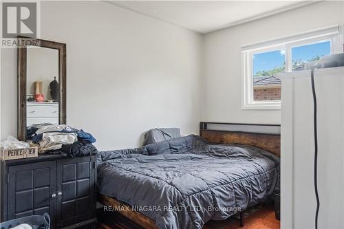 122 Madison Court W, Welland, ON - Indoor Photo Showing Bedroom