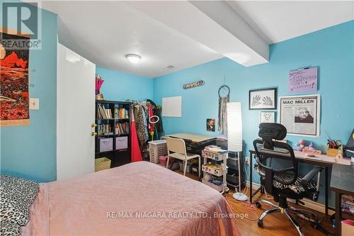 122 Madison Court W, Welland, ON - Indoor Photo Showing Bedroom