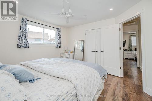 23 Regis Court, Hamilton, ON - Indoor Photo Showing Bedroom