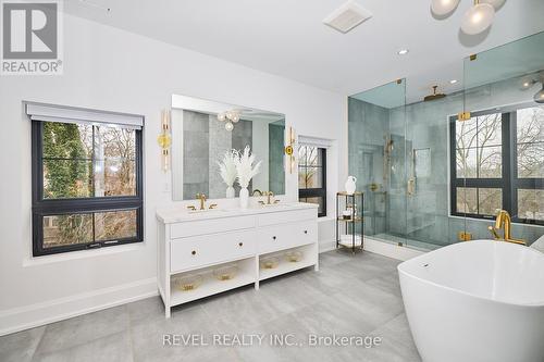 29 Yates Street, St. Catharines, ON - Indoor Photo Showing Bathroom