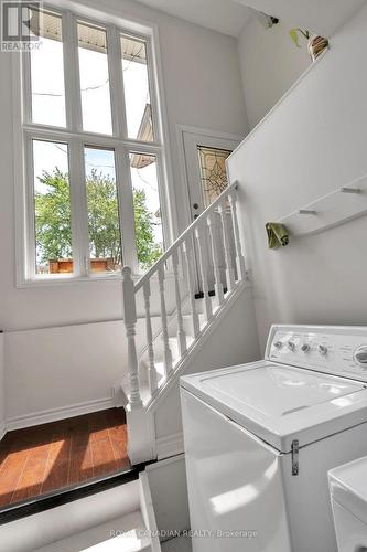 748 Little Hill Street, London, ON - Indoor Photo Showing Laundry Room