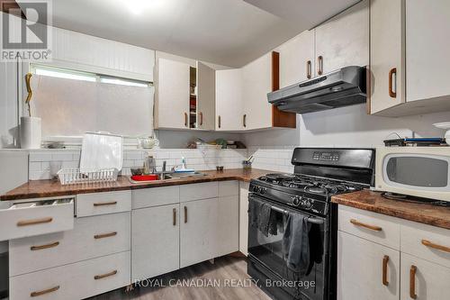 748 Little Hill Street, London, ON - Indoor Photo Showing Kitchen With Double Sink