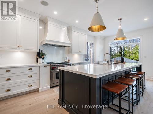 245 Nautical Boulevard, Oakville, ON - Indoor Photo Showing Kitchen With Upgraded Kitchen