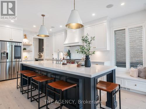 245 Nautical Boulevard, Oakville, ON - Indoor Photo Showing Kitchen With Upgraded Kitchen