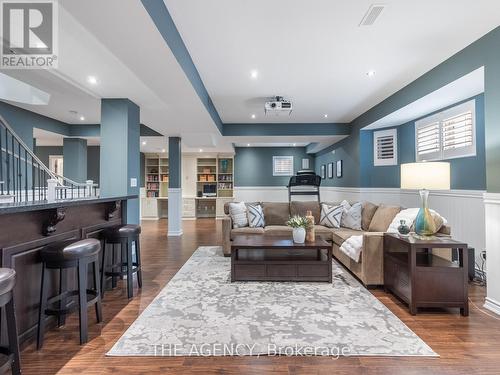 245 Nautical Boulevard, Oakville, ON - Indoor Photo Showing Living Room