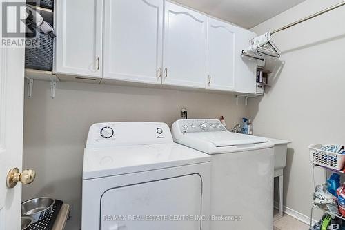 6276 Snowflake Lane, Mississauga, ON - Indoor Photo Showing Laundry Room