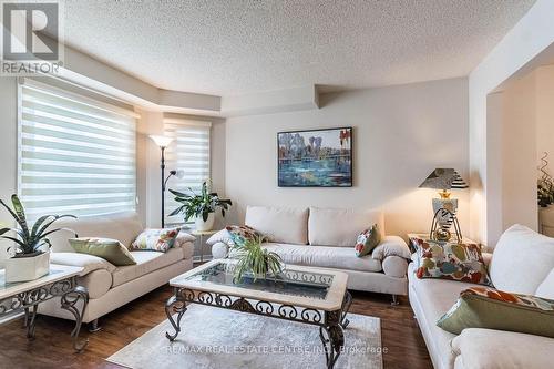 6276 Snowflake Lane, Mississauga, ON - Indoor Photo Showing Living Room