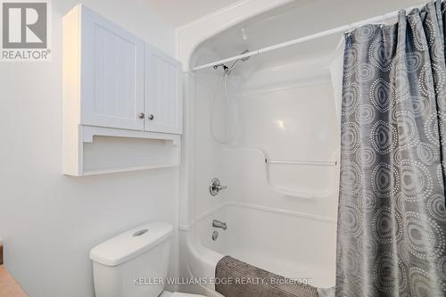 312 - 2035 Appleby Line, Burlington, ON - Indoor Photo Showing Bathroom