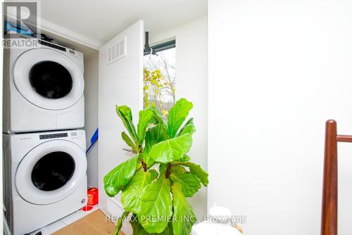 105 - 430 Roncesvalles Avenue, Toronto, ON - Indoor Photo Showing Laundry Room