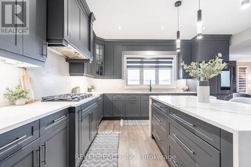 148 Susan Drive, Pelham, ON - Indoor Photo Showing Kitchen With Upgraded Kitchen