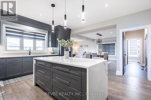 148 Susan Drive, Pelham, ON - Indoor Photo Showing Kitchen With Upgraded Kitchen